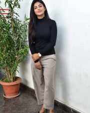 Actress Anandhi at Itlu Maredumilli Prajaneekam Press Meet Photos 04