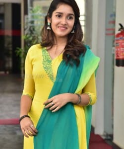 Actress Anikha Surendran at Buttabomma Movie Interview Pictures 07