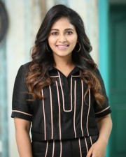 Actress Anjali at Geethanjali Malli Vachindhi Interview Pictures 18