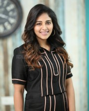 Actress Anjali at Geethanjali Malli Vachindhi Interview Pictures 19