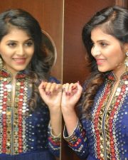 Actress Anjali looking into the Mirror Photos 01
