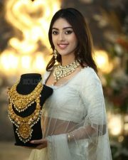 Actress Anu Emmanuel at SR Jewellery Exclusive Studio Launch Photos 17