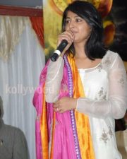 Actress Anushka Cute Photos