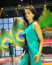 Actress Anushka Sexy Pictures
