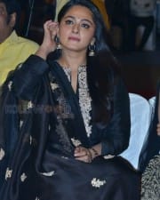 Actress Anushka Shetty New Stills