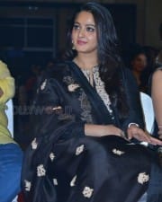 Actress Anushka Shetty New Stills