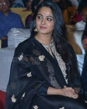 Actress Anushka Shetty New Stills