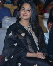 Actress Anushka Shetty New Stills