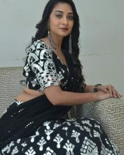 Actress Bhanu Sri at Nallamala Movie Teaser Launch Photos 14