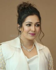 Actress Catherine Tresa At World Famous Lover Movie Trailer Launch Pictures