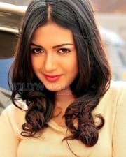 Actress Catherine Tresa Sexy Photos
