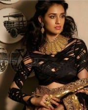 Actress Disha Patani Sexy Pictures