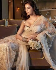 Actress Disha Patani Sexy Pictures