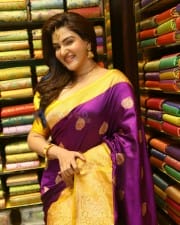 Actress Honey Rose at Chandana Brothers Shopping Mall Launch at Zaheerabad Pictures 10