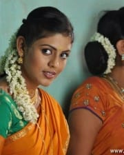 Actress Iniya Ammavin Kaipesi Pictures