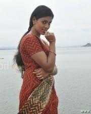Actress Iniya In Ammavin Kaippesi Movie Stills