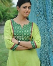 Actress Iniya In Mouna Guru Movie Pics