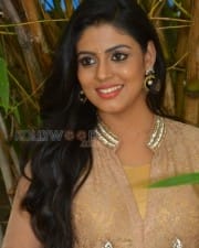 Actress Iniya New Pics