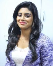 Actress Iniya New Pictures