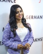 Actress Iniya New Pictures