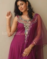 Actress Iniya Pictures