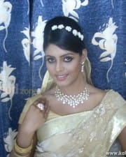 Actress Iniya Pictures