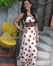 Actress Iniya Sexy Pics
