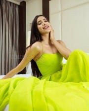 Actress Janhvi Kapoor Hot Photos