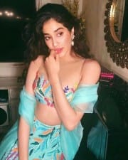 Actress Janhvi Kapoor Pics