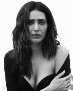 Actress Karishma Tanna Sexy Bikini Cleavage Photos