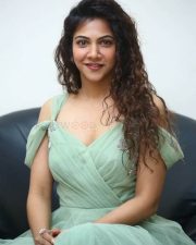 Actress Madonna Sebastian at Shyam Singha Roy Pre Release Event Pictures 24