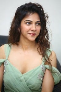 Actress Madonna Sebastian at Shyam Singha Roy Pre Release Event Pictures 34