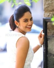 Actress Nandita Swetha At Bluff Master Interview Pictures