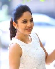 Actress Nandita Swetha At Bluff Master Interview Pictures
