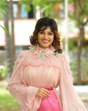 Actress Oviya At Kalavani Press Meet Pictures