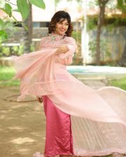 Actress Oviya At Kalavani Press Meet Pictures