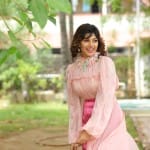 Oviya 17