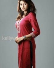 Actress Oviya Latest Sexy Photos