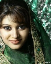 Actress Oviya Latest Sexy Photos