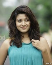 Actress Oviya Latest Sexy Photos