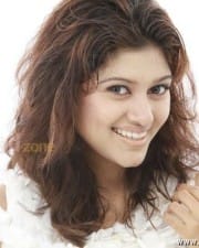 Actress Oviya Latest Sexy Photos