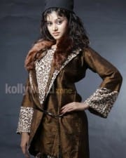 Actress Oviya Latest Sexy Photos