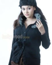Actress Oviya Latest Sexy Photos