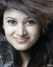 Actress Oviya Latest Sexy Photos