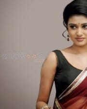 Actress Oviya Unseen Spicy Photos