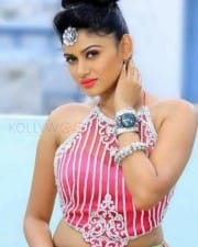 Actress Oviya Unseen Spicy Photos