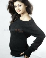 Actress Oviya Unseen Spicy Photos