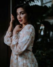 Actress Parvati Nair New Photoshoot Pictures 02