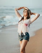 Actress Parvati Nair Sexy Beach Photos 02