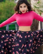 Actress Parvati Nair in a Pink Crop Top Photoshoot Pictures 01